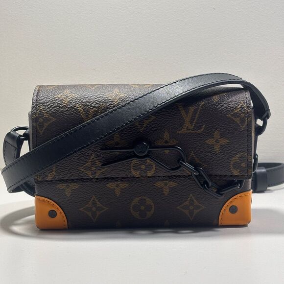 Louis Vuitton Wearable Wallet - Picture 1 of 11